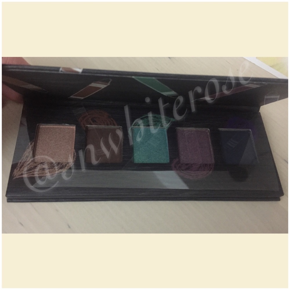 ⚡️Stila Collector's Edition Eyeshadow Palette - Picture 3 of 4